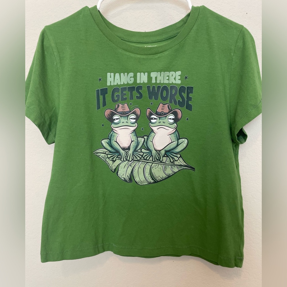 Universal Thread Green frog tee
